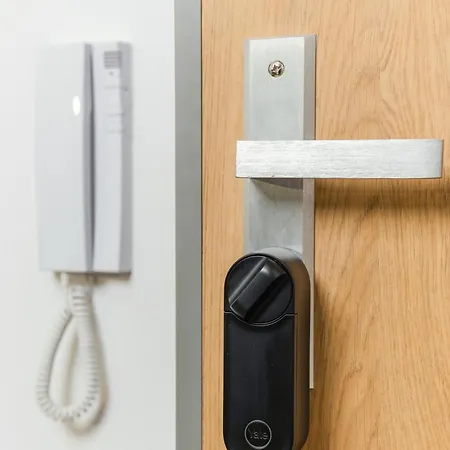 Rest - Jezyce, Szamarzewskiego - Prywatny Garaz, Self Check In 24h Appartement