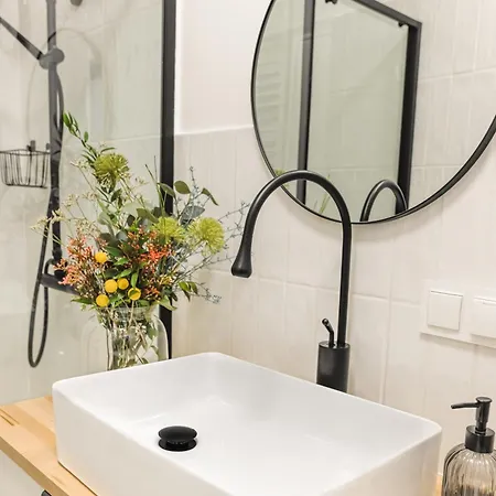 Rest - Jezyce, Szamarzewskiego - Prywatny Garaz, Self Check In 24h * Poznań